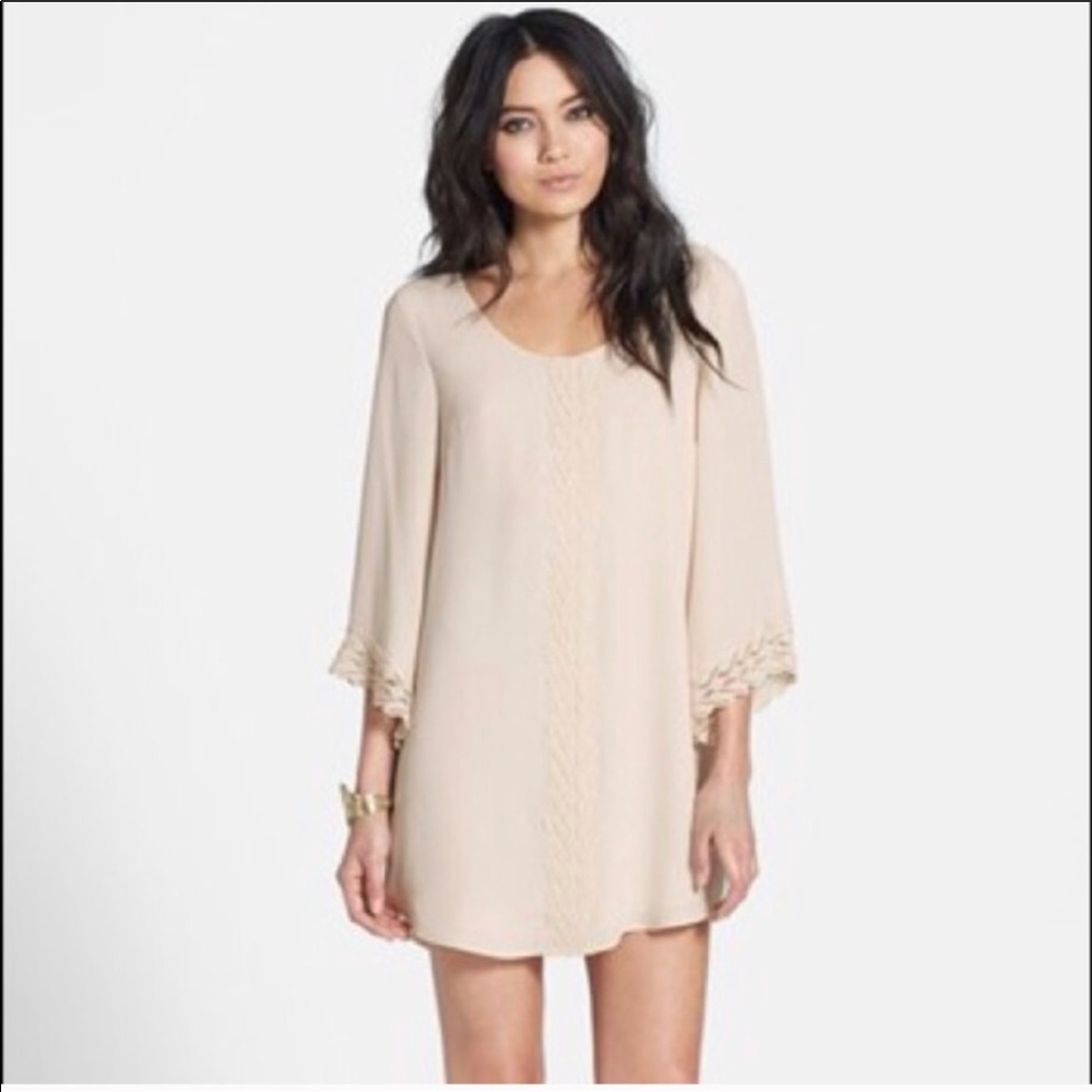 Francesca’s ASTR Cream Semi-Formal Dress M